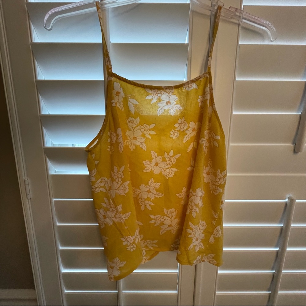 Lush Gold Sleeveless Camisole Top - Picture 4 of 5